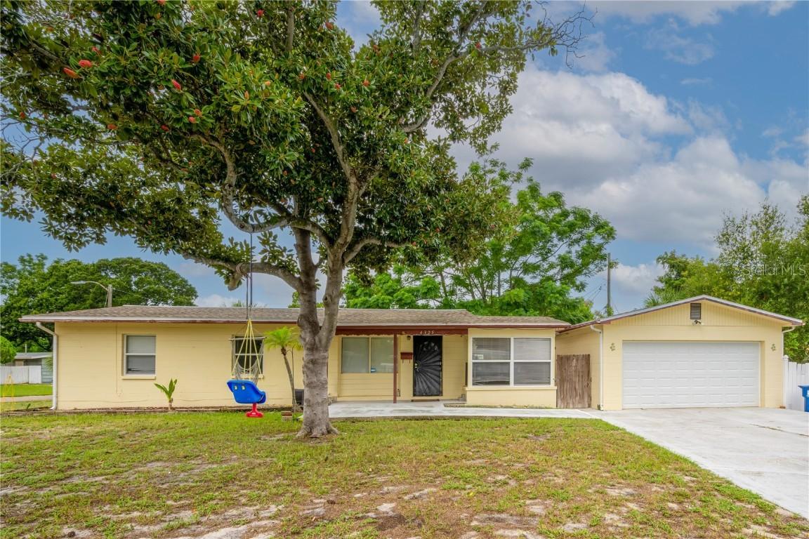 4325 Cobia Dr., St Petersburg, FL 33705