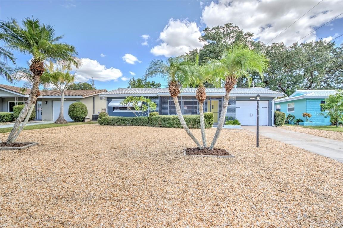 2306 Black Oak Ln., Clearwater, FL 33763