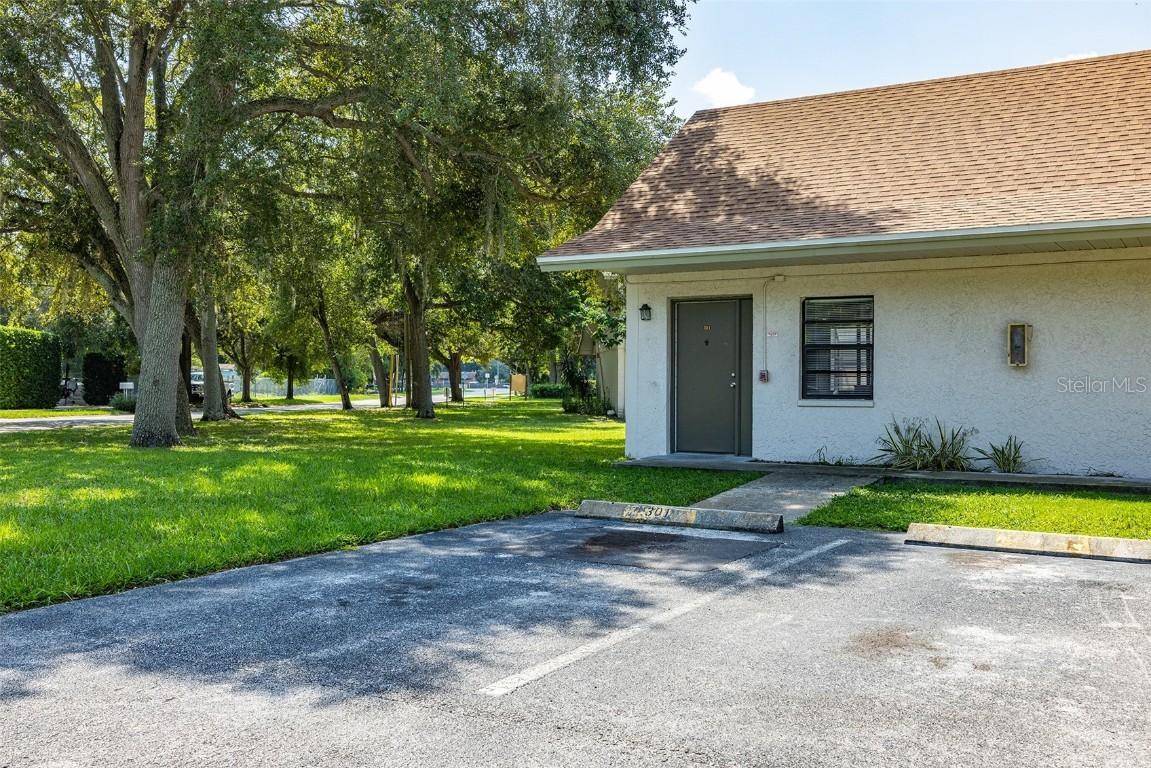 2142 Bradford St. #301, Clearwater, FL 33760