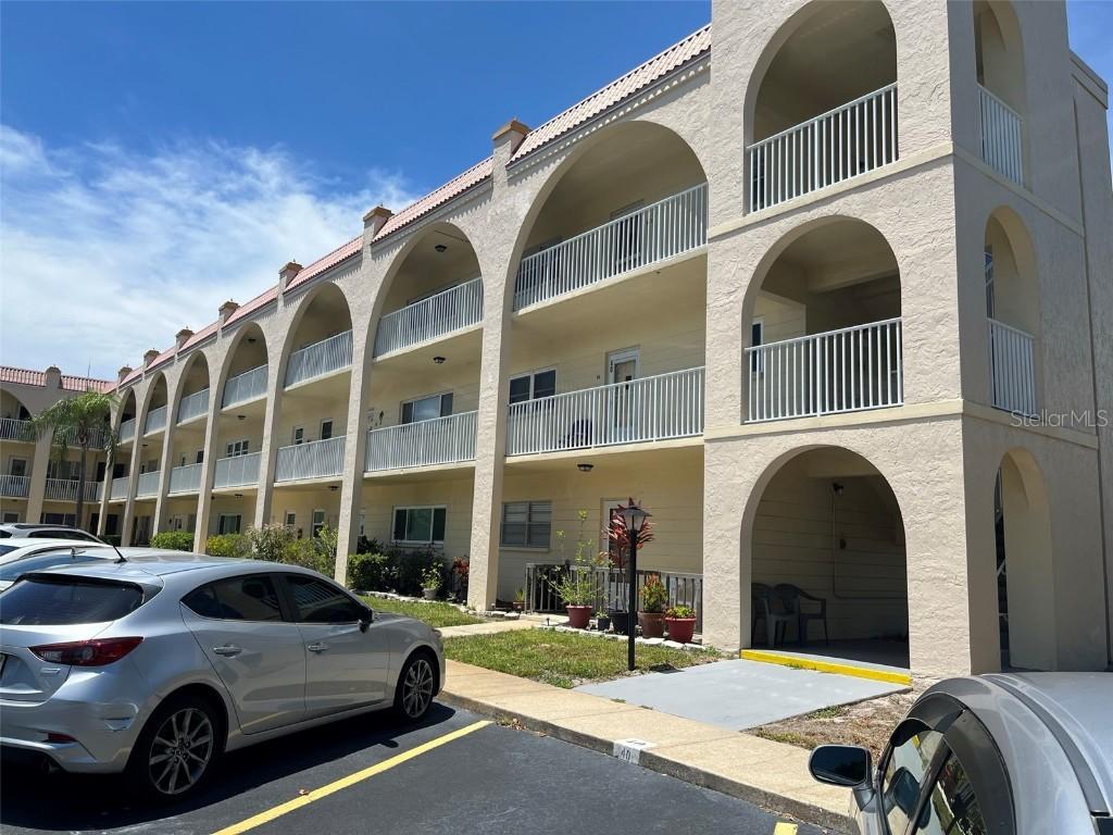 2258 World Parkway Blvd. #20, Clearwater, FL 33763