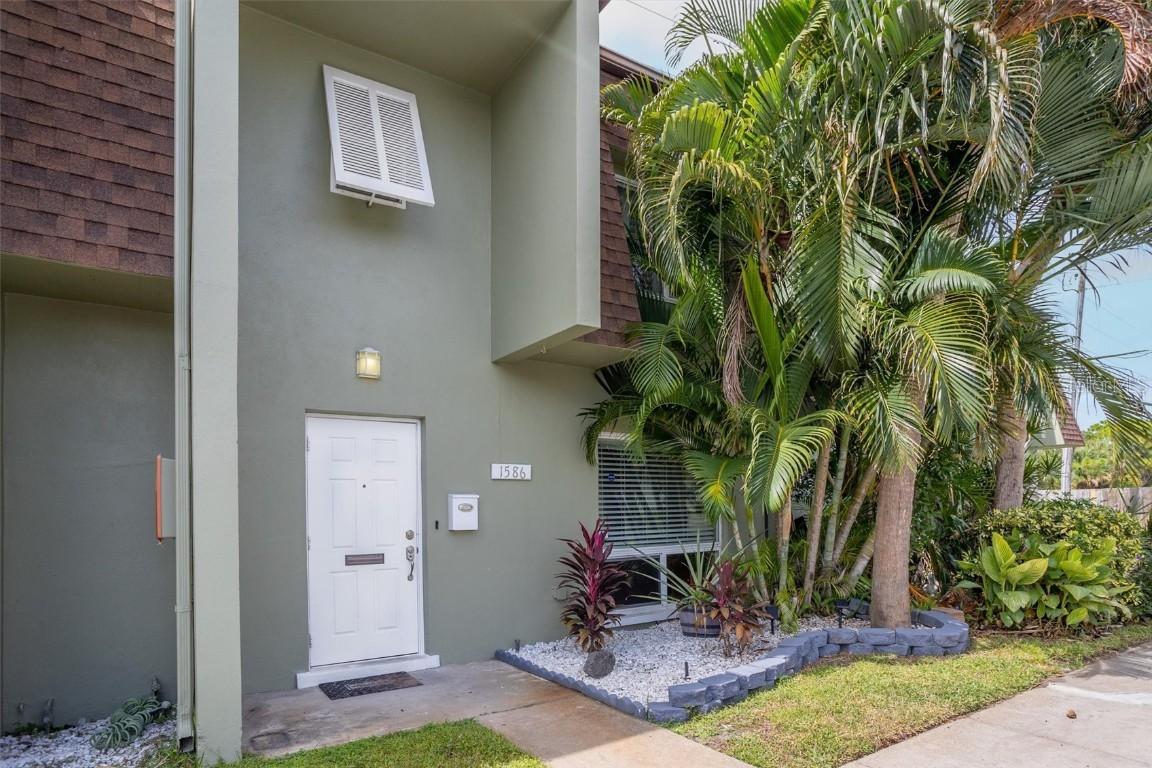 1586 70th St., St Petersburg, FL 33710