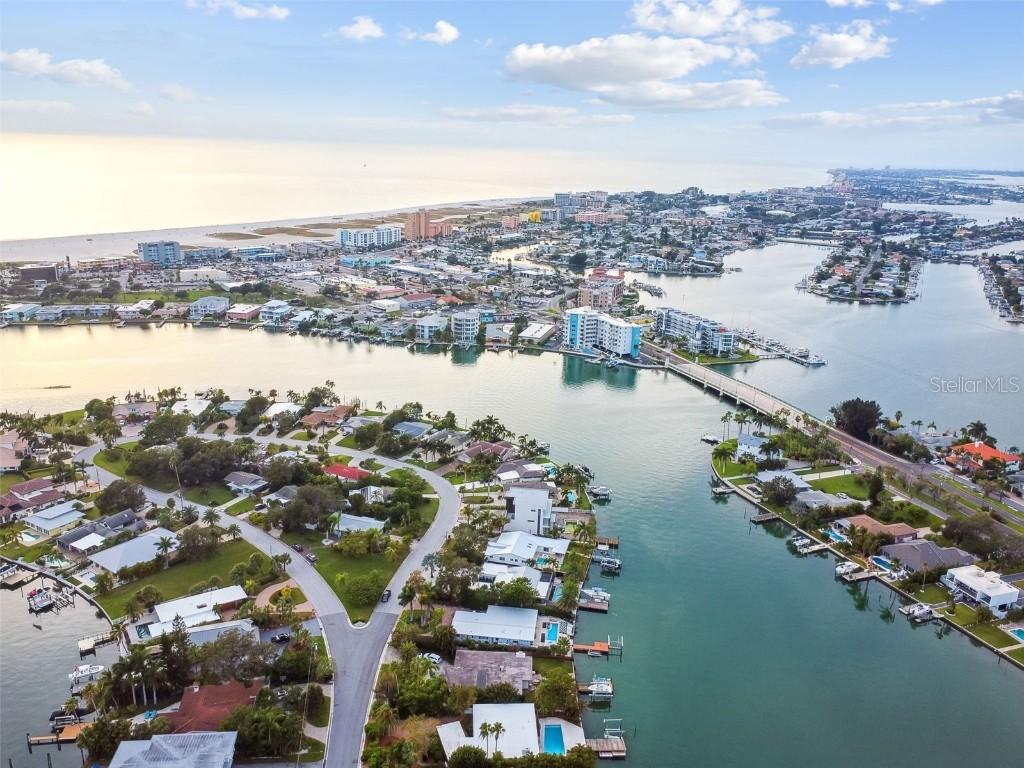 31 Dolphin Dr., Treasure Island, FL 33706
