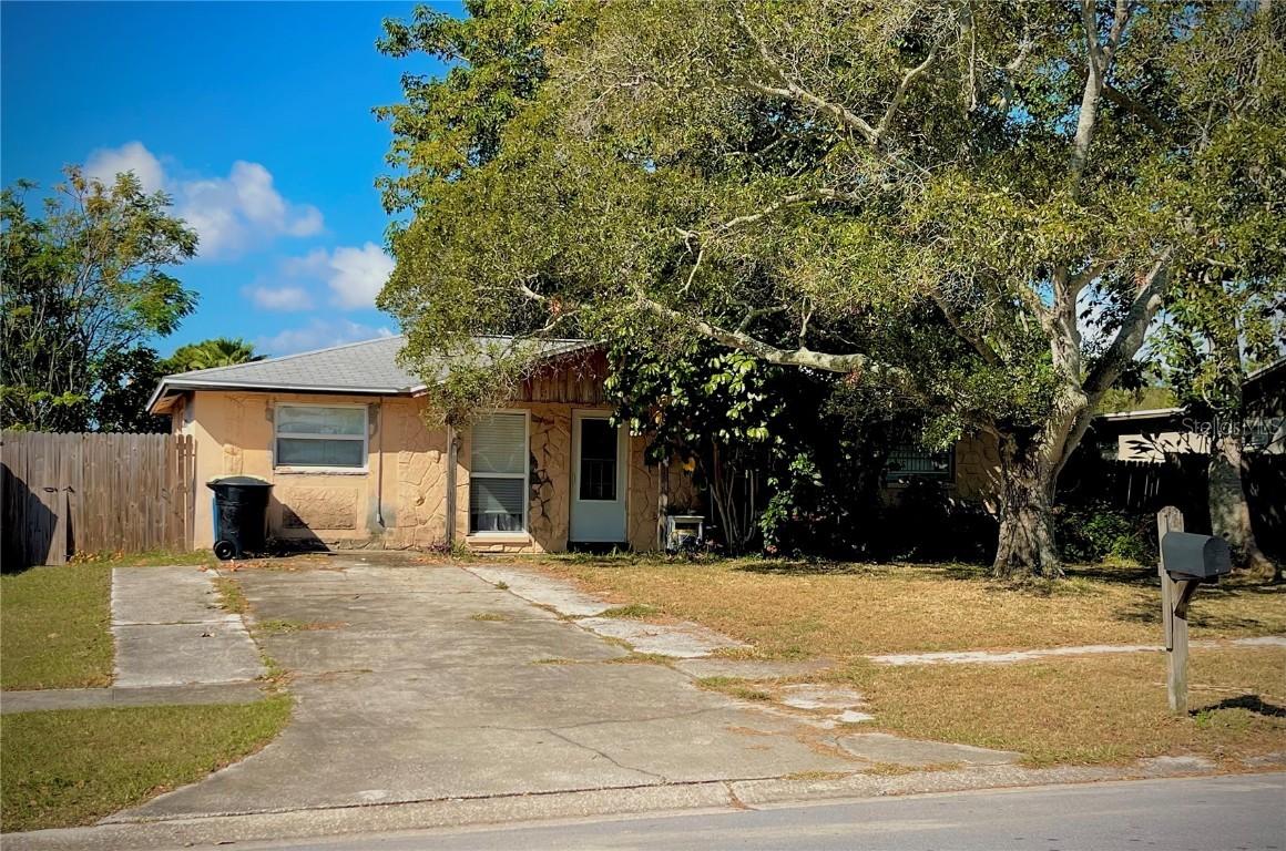 1300 Melonwood Ave., Clearwater, FL 33759