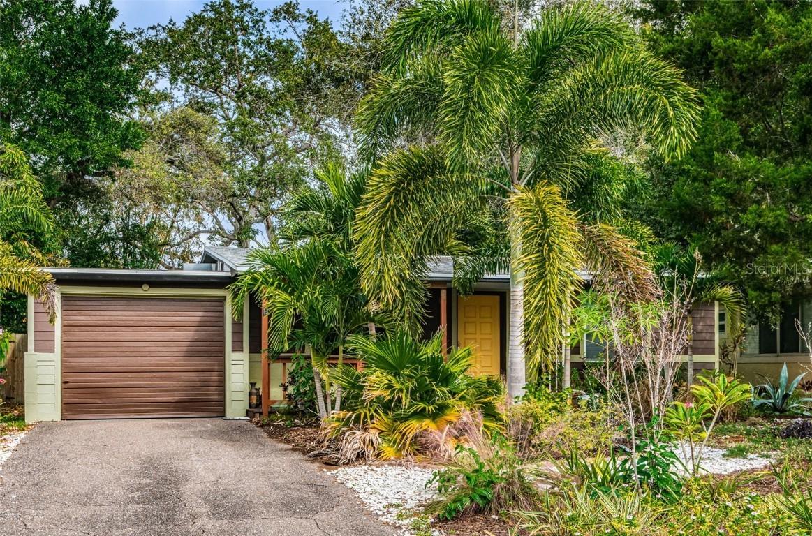 6237 8th Ave., Gulfport, FL 33707