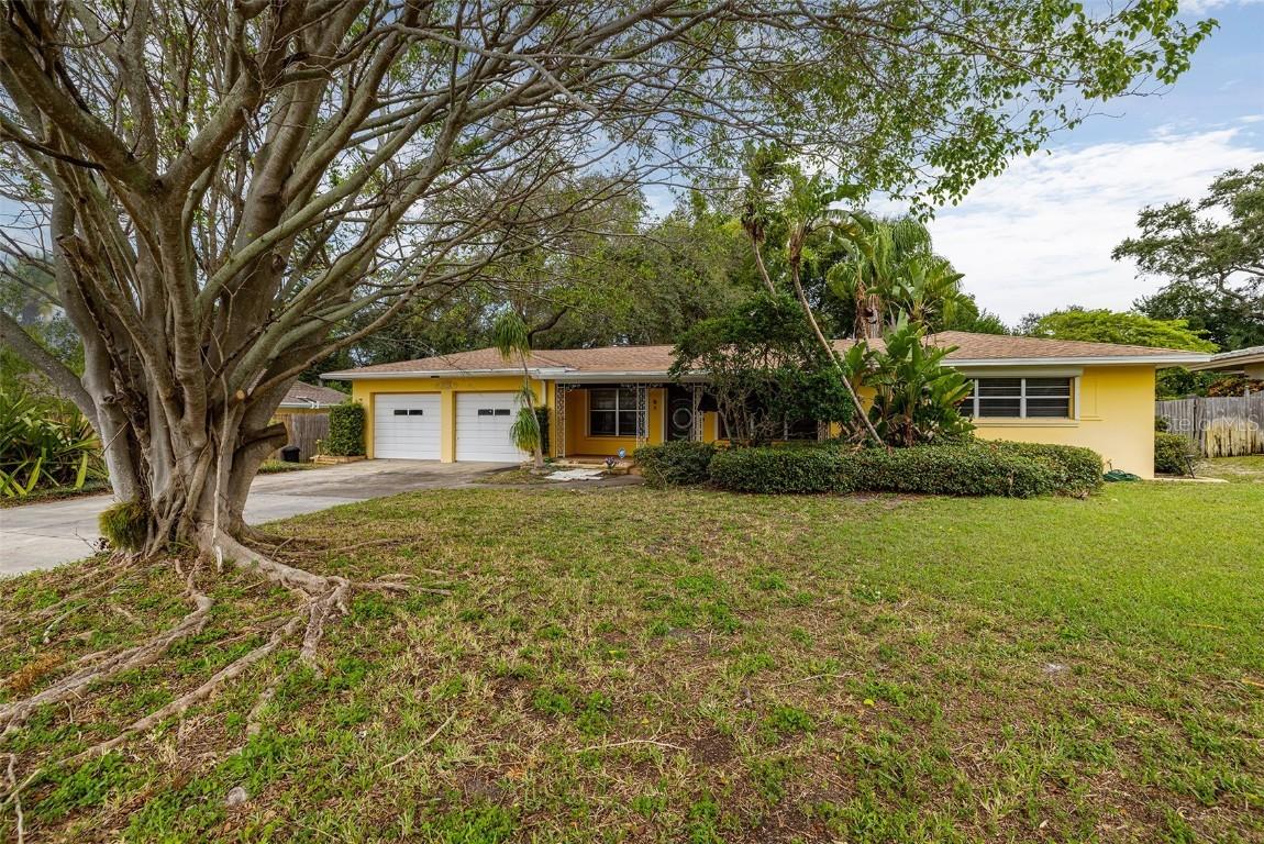 3165 Renatta Dr., Belleair Bluffs, FL 33770