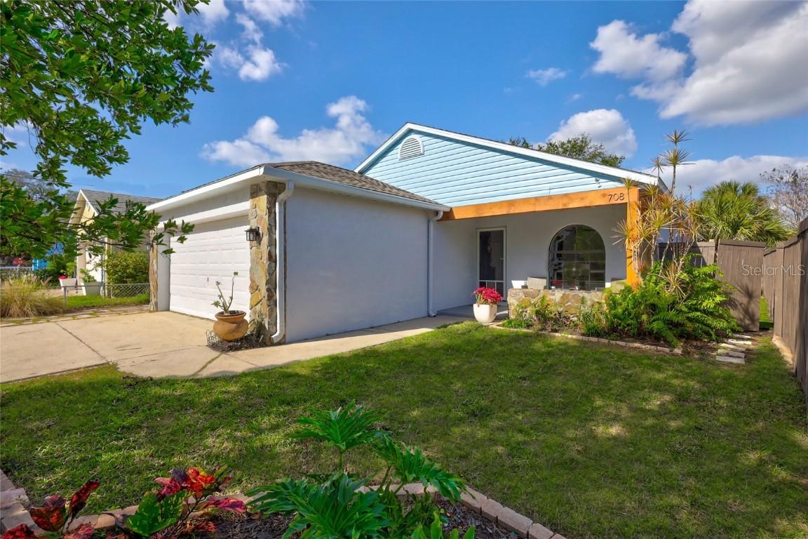 708 Nicholson St., Clearwater, FL 33755