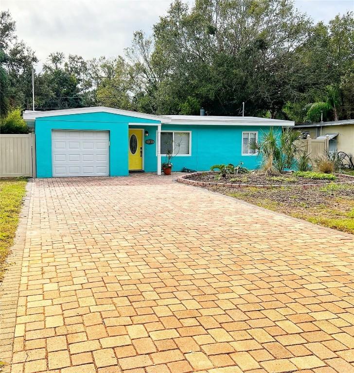 8068 Country Club Rd., St Petersburg, FL 33710