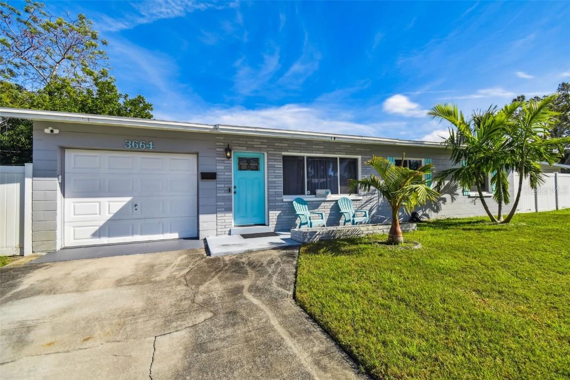 3664 Searobin Dr., St Petersburg, FL 33705