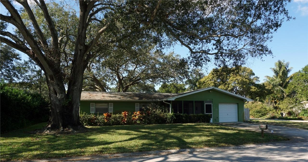 2274 Manor Ct., Clearwater, FL 33763