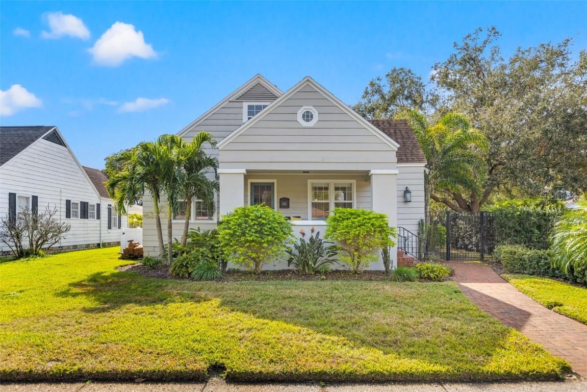 106 21st Ave., St Petersburg, FL 33704