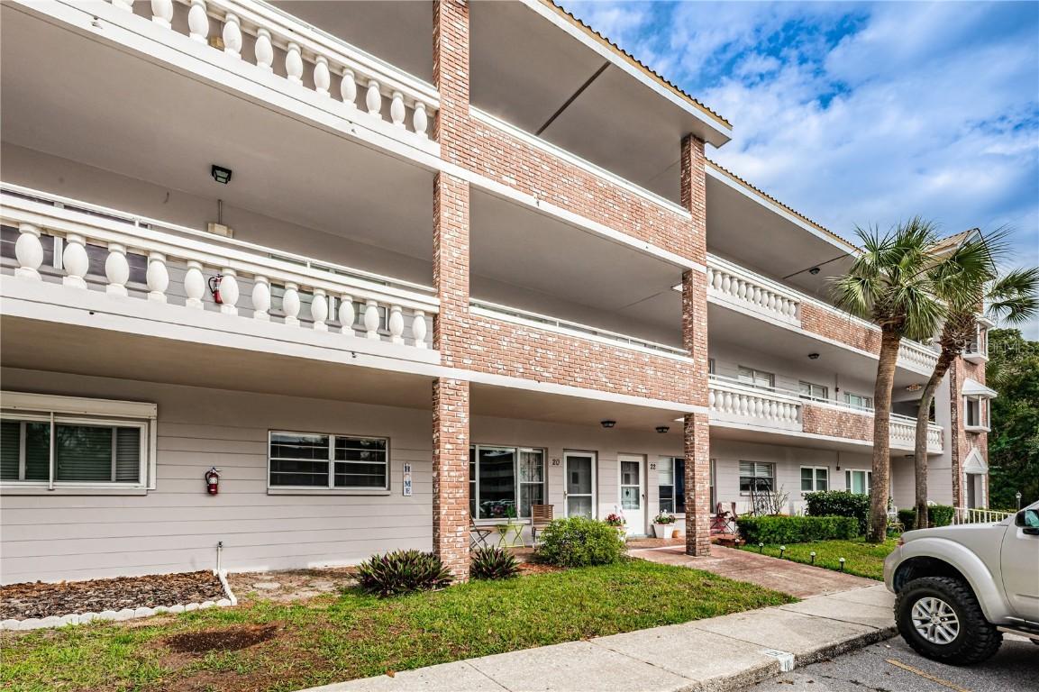 2460 Persian Dr. #20, Clearwater, FL 33763