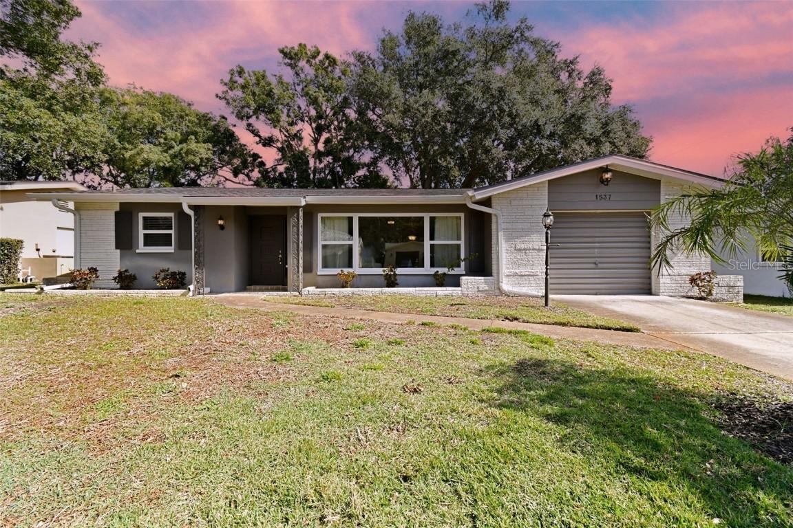 1537 Simmons Dr., Clearwater, FL 33756