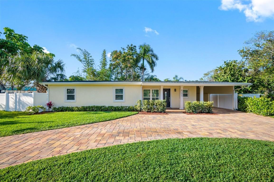 4291 Neptune Dr., St Petersburg, FL 33705