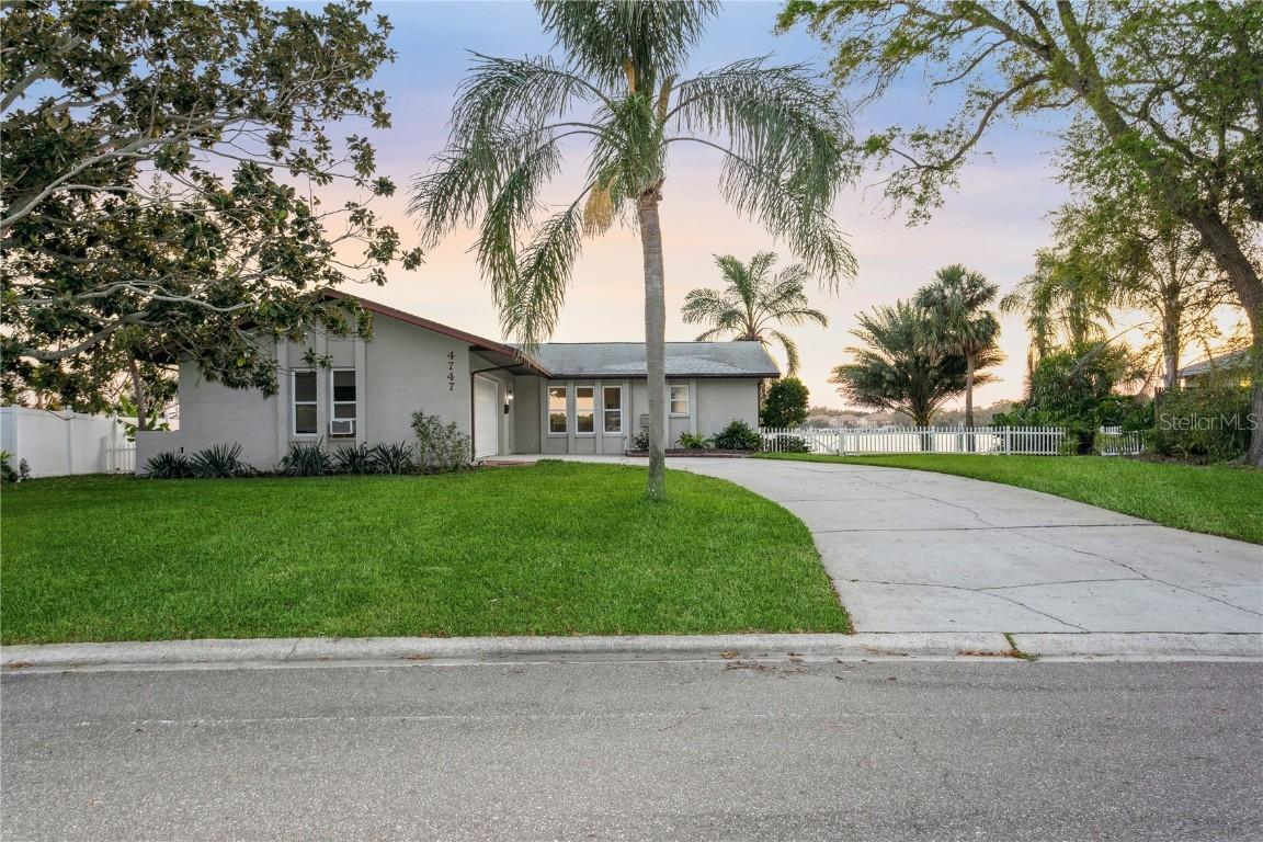 4747 Neptune Dr., St Petersburg, FL 33705