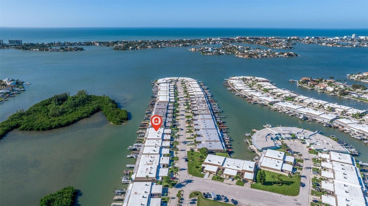 382 Boca Ciega Point Blvd. #811, St Petersburg, FL 33708
