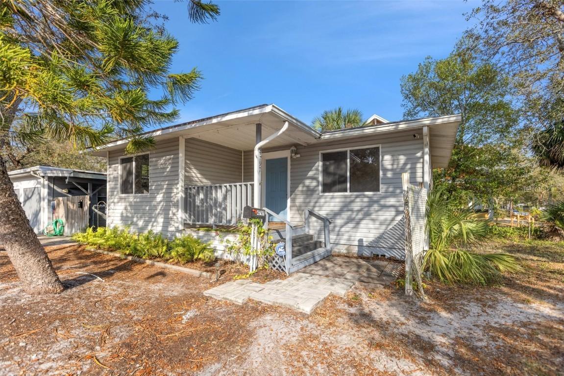 4797 2nd Ave., St Petersburg, FL 33713