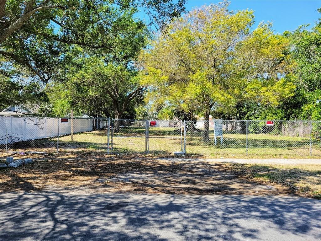 2205 52nd St., Gulfport, FL 33707