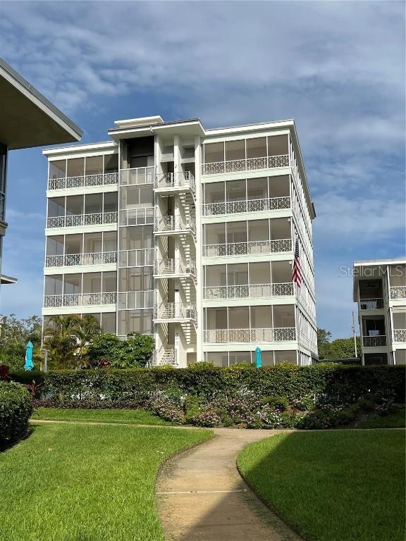 1012 N Shore Dr. #13, St Petersburg, FL 33701