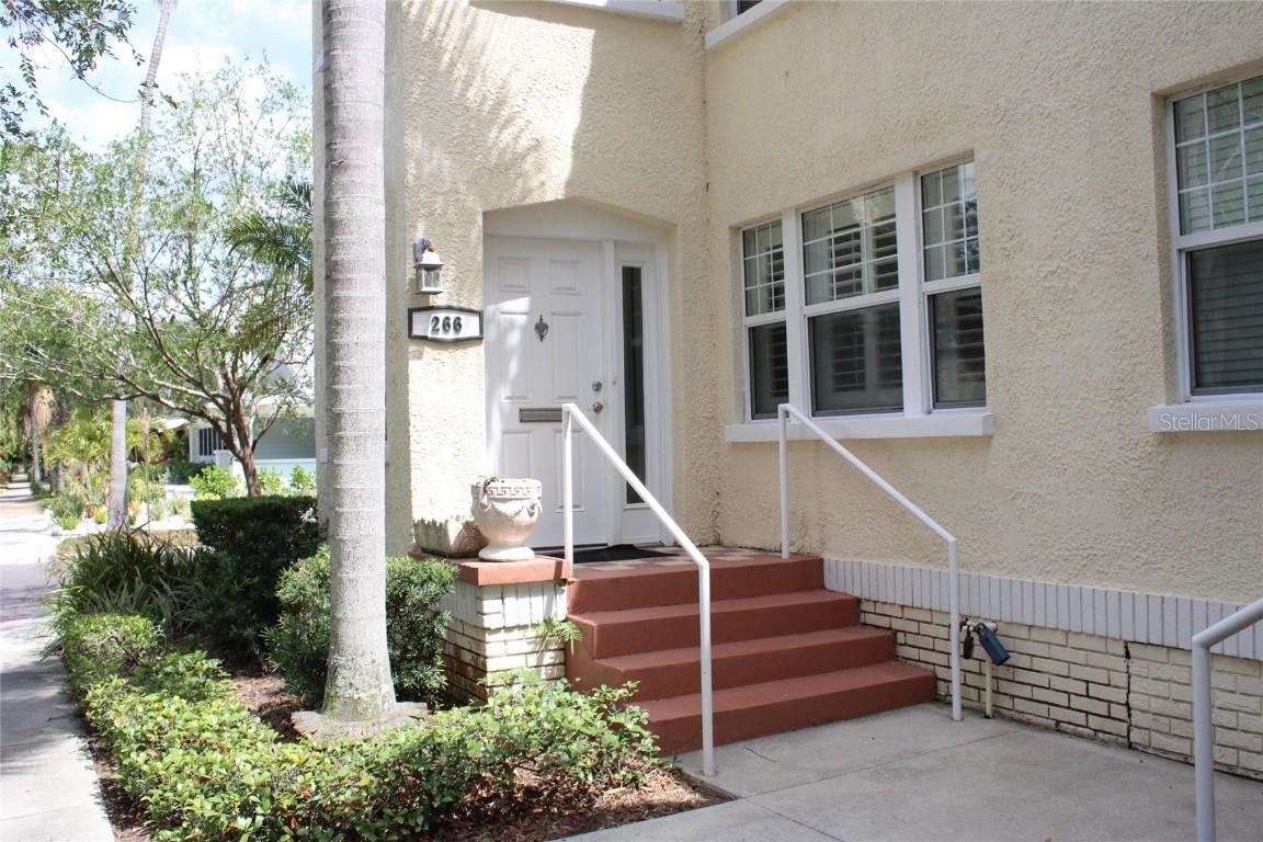 266 15th Ave., St Petersburg, FL 33704