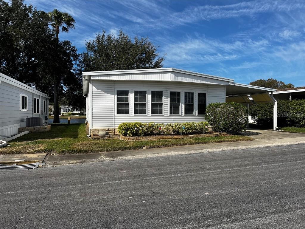 117 Maple Leaf Dr., Palm Harbor, FL 34684