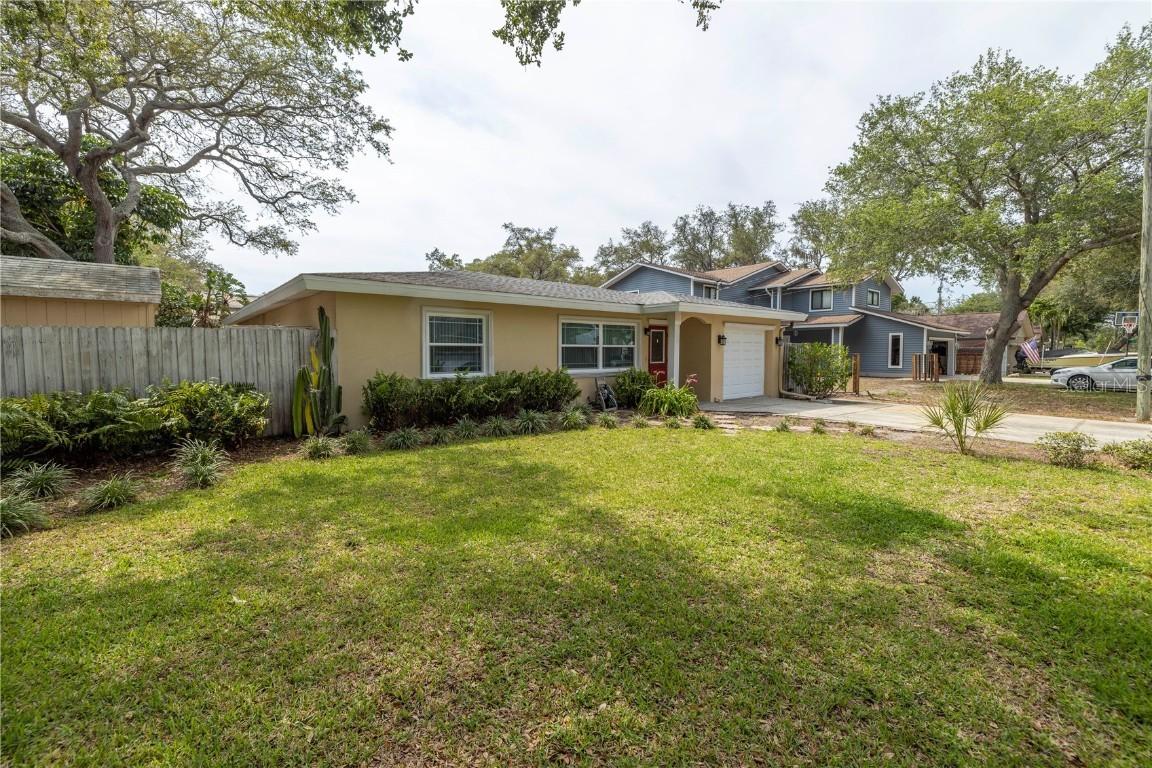 10300 Nina St., Seminole, FL 33778