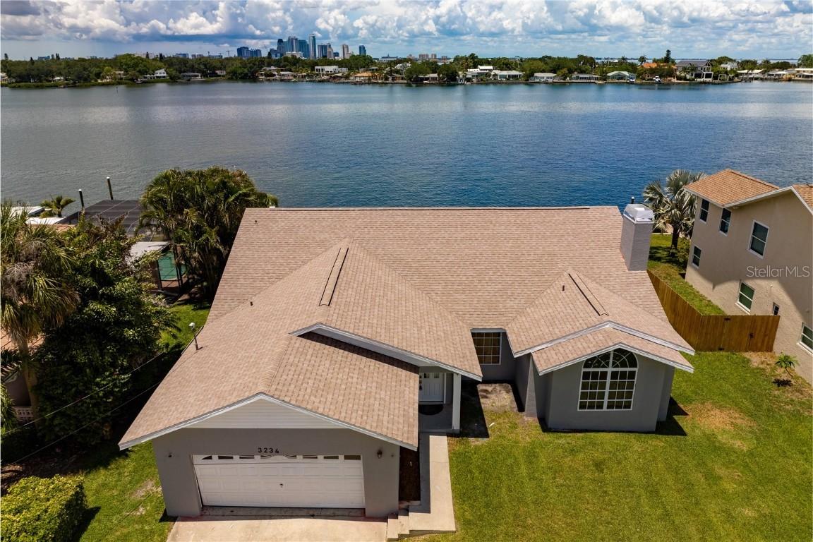 3234 Coquina Key Dr., St Petersburg, FL 33705