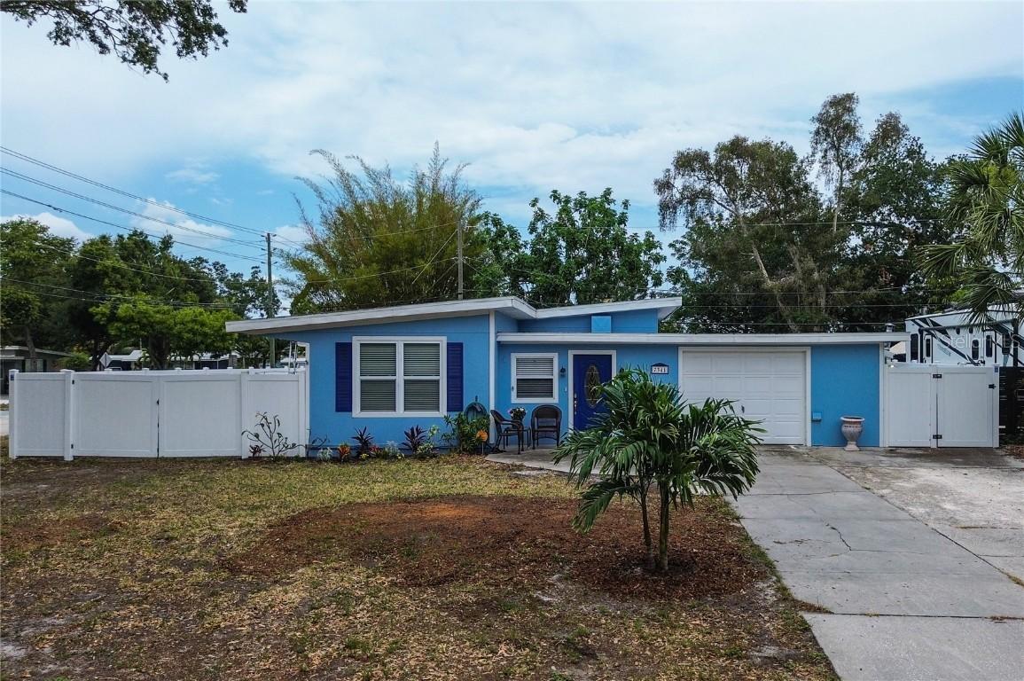 7341 Lynnwood Ave., St Petersburg, FL 33710