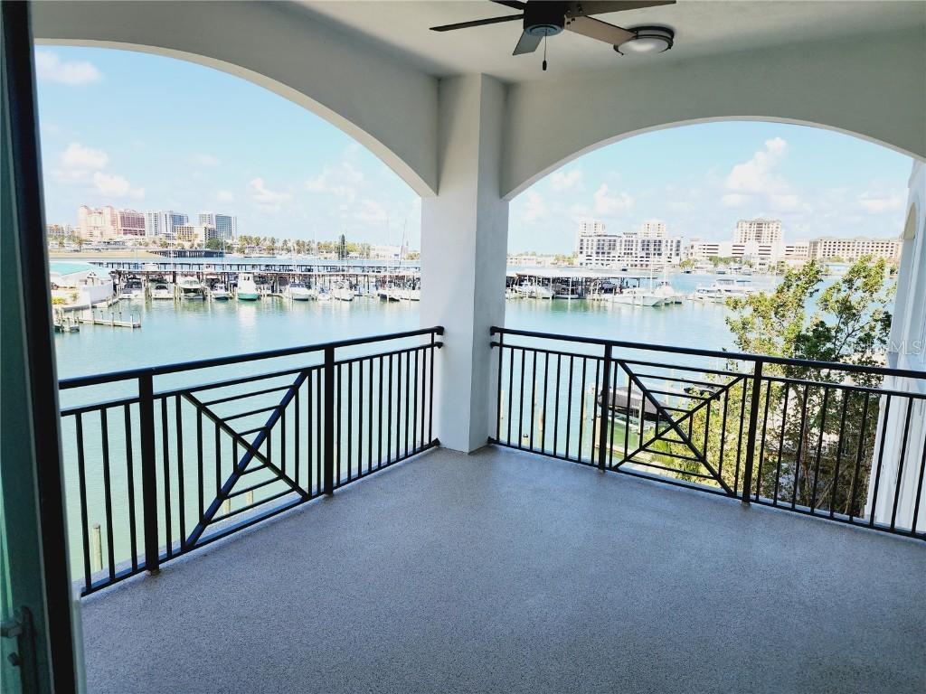 211 Dolphin Point #302, Clearwater, FL 33767