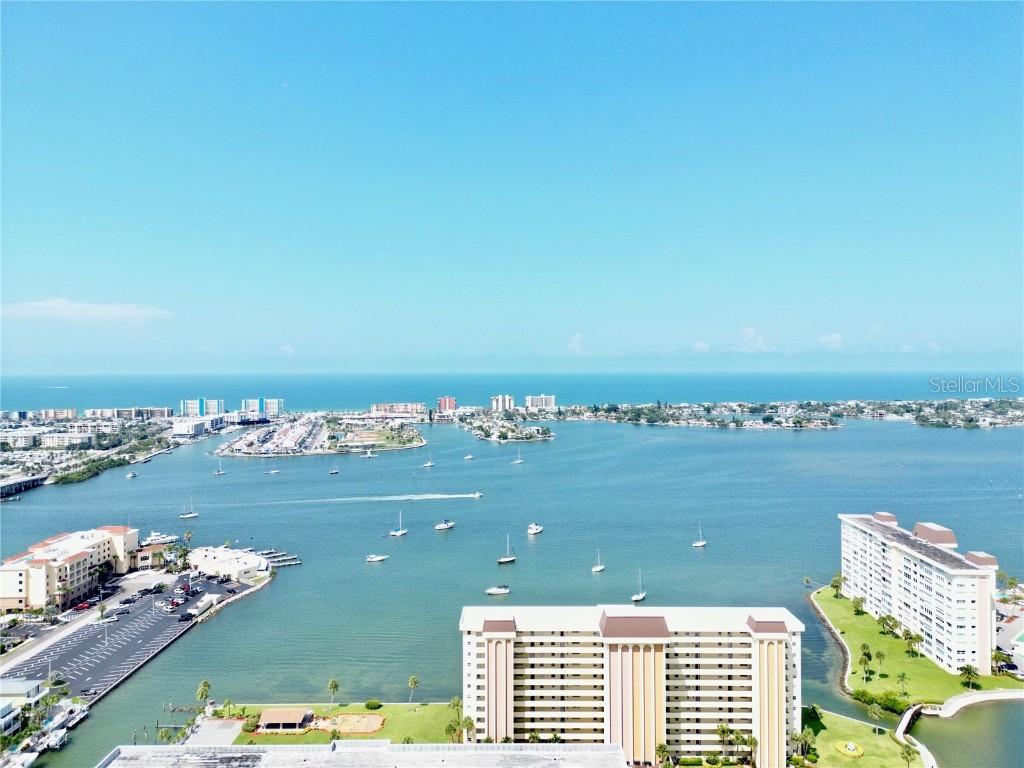 4550 Cove Cir. #903, St Petersburg, FL 33708