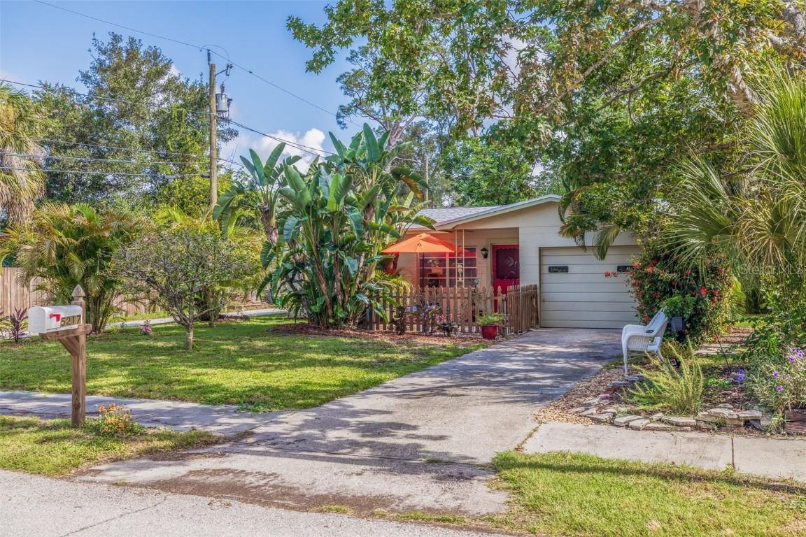 5217 16th Ave., Gulfport, FL 33707