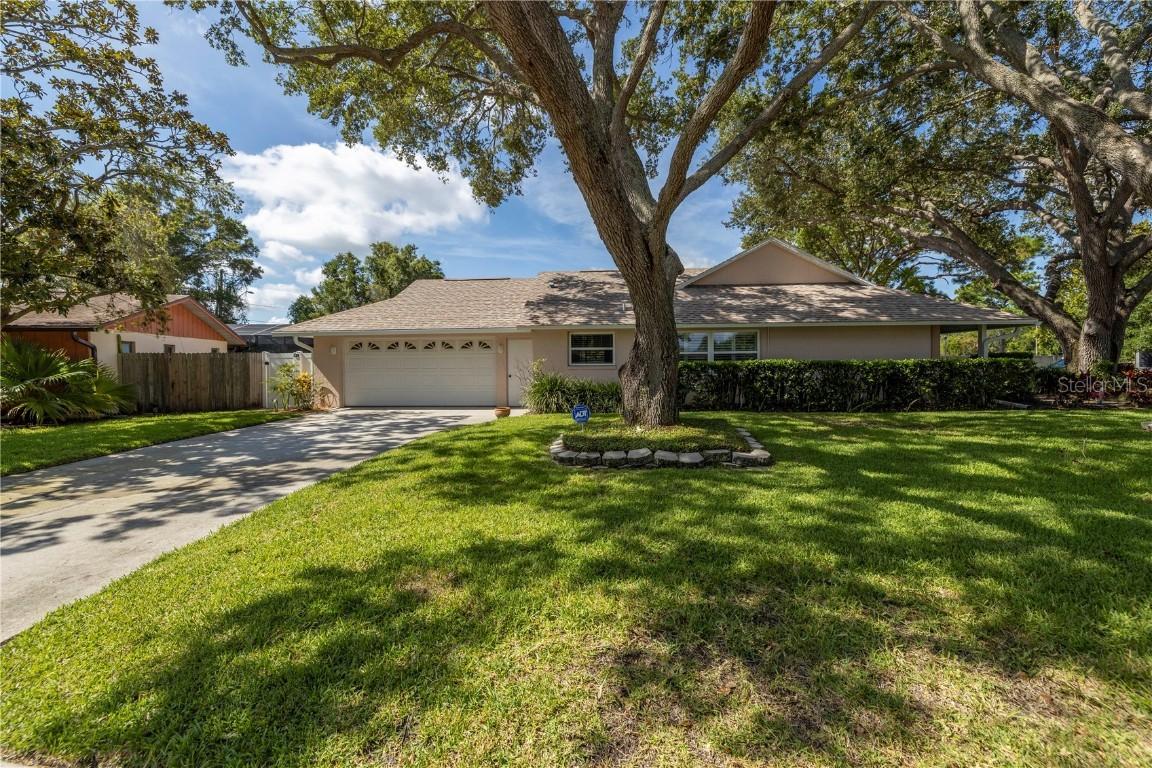 9598 103rd Ave., Seminole, FL 33777