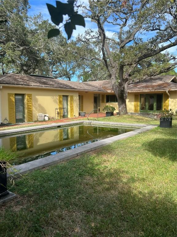 1700 Beach Dr., St Petersburg, FL 33704