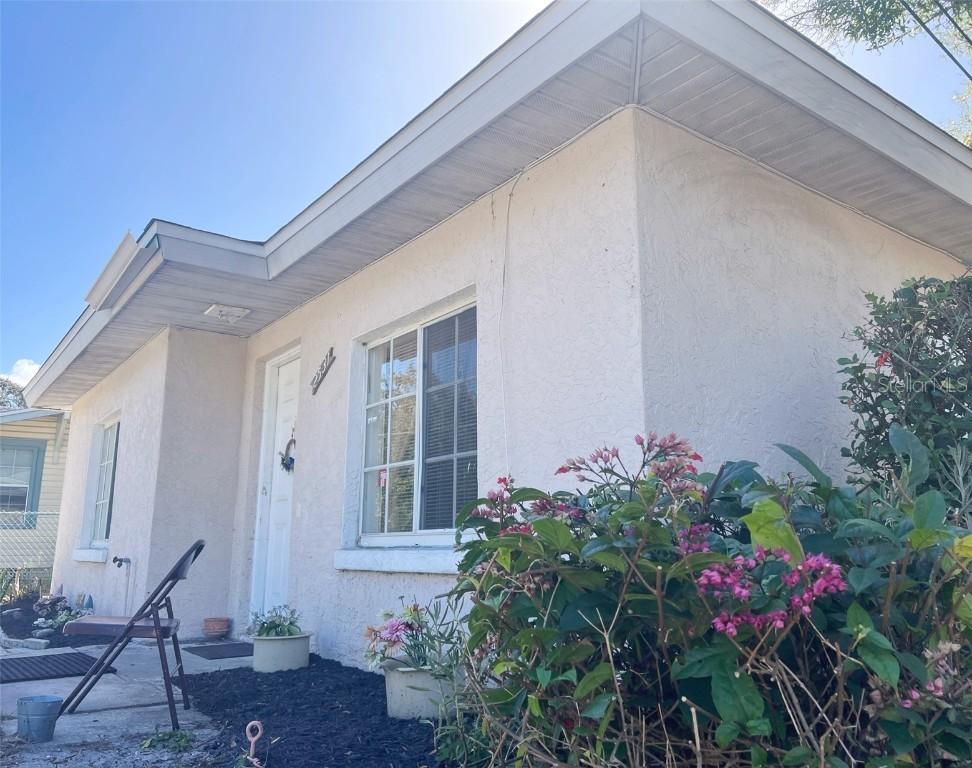 2531 8th Ave., Bradenton, FL 34205