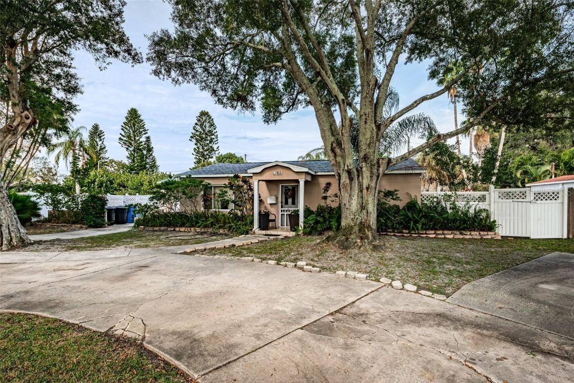 1056 Snell Isle Blvd., St Petersburg, FL 33704