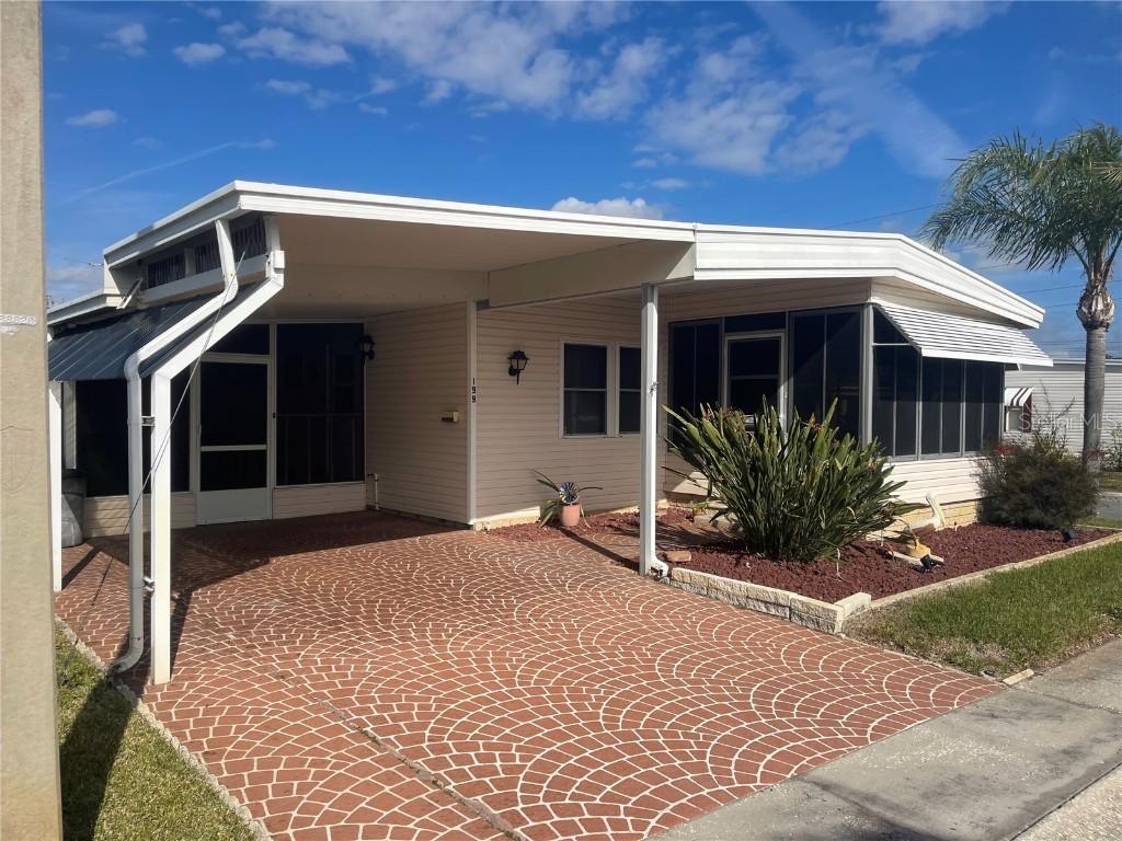 199 Red Maple Dr., Palm Harbor, FL 34684