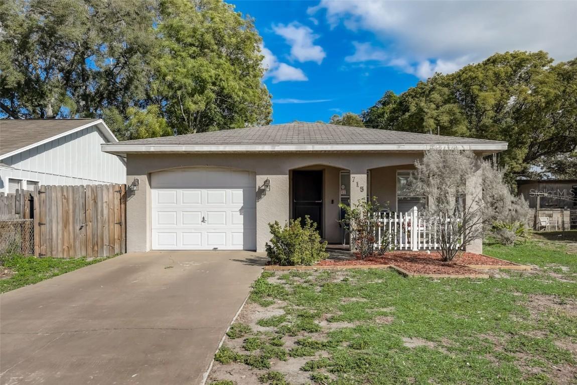 715 24th St., Bradenton, FL 34208
