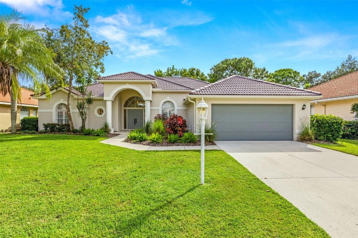 6616 Hunter Combe Crossing, University Park, FL 34201