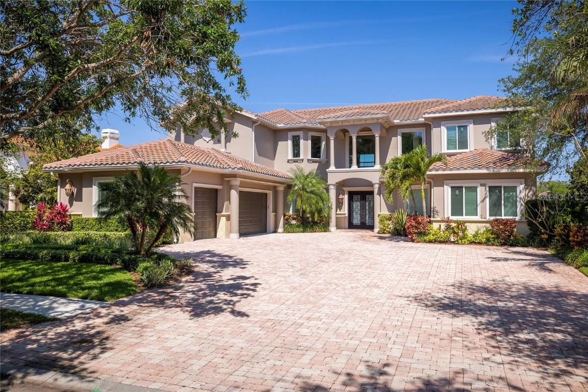 898 Skye Ln., Palm Harbor, FL 34683