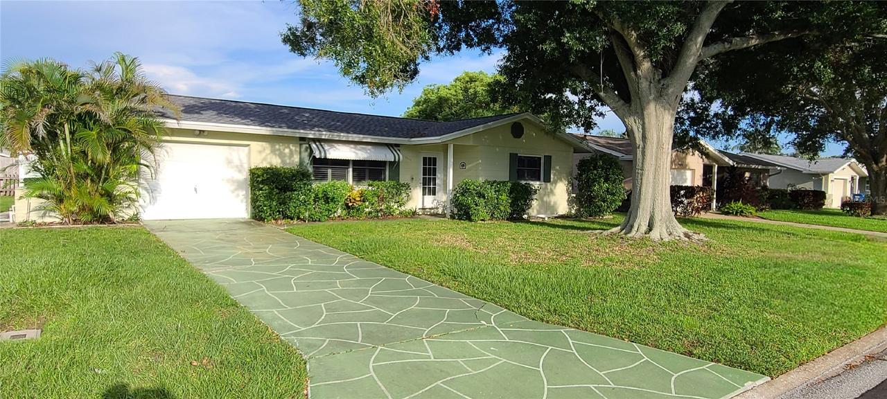 9901 111th Ln., Seminole, FL 33772