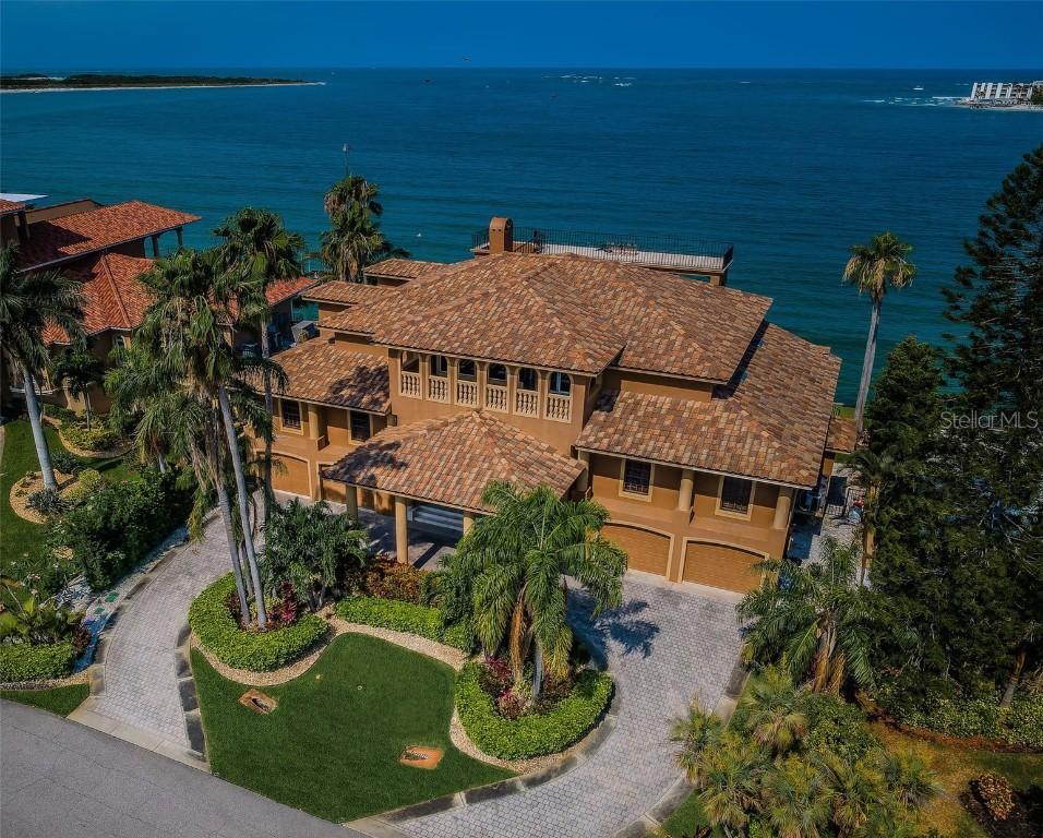 806 Columbus Dr., Tierra Verde, FL 33715