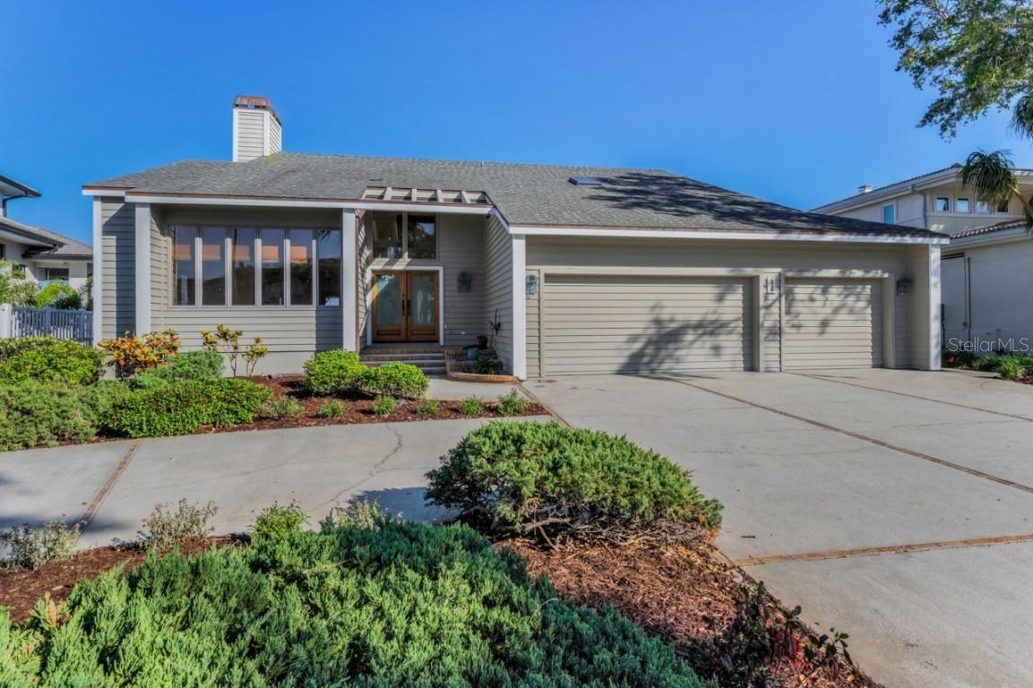 526 Belle Isle Ave., Belleair Beach, FL 33786