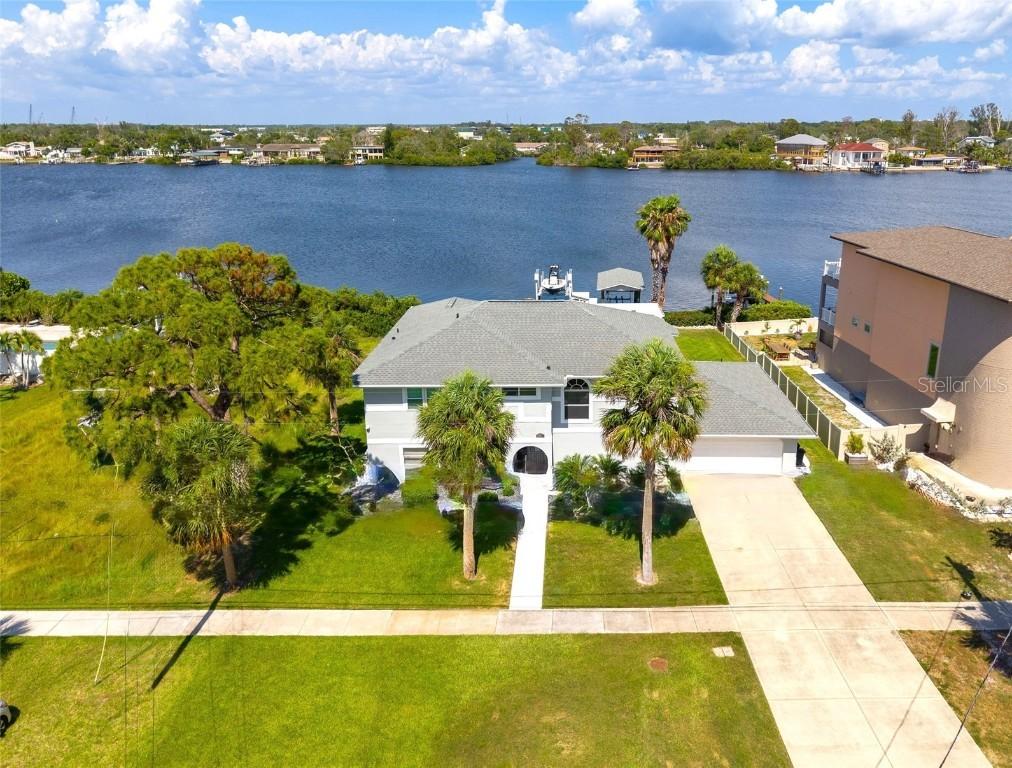 644 Bayshore Dr., Tarpon Springs, FL 34689