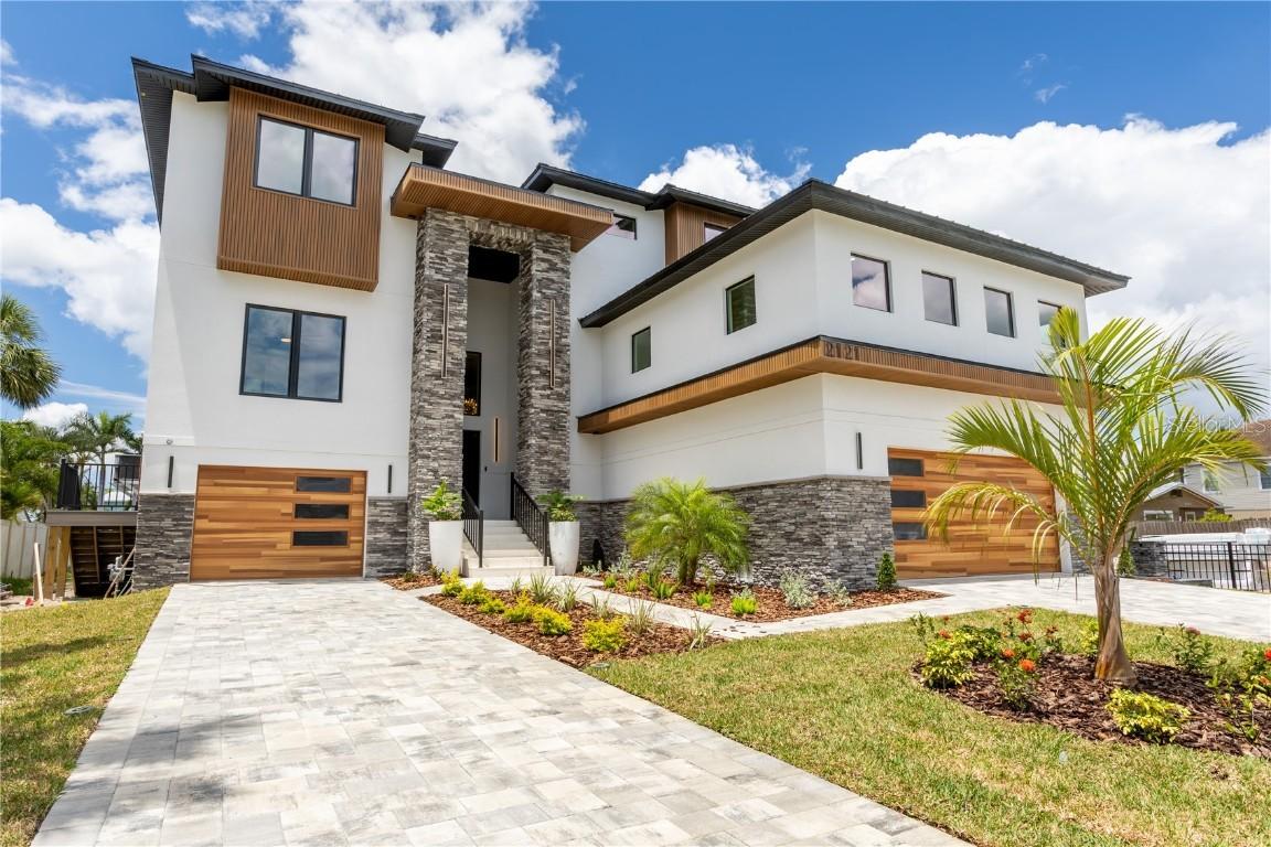 2121 Bayou Grande Blvd., St Petersburg, FL 33703