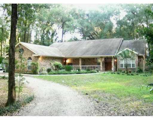 2035 Chinaberry Ln., DeLand, FL 32720