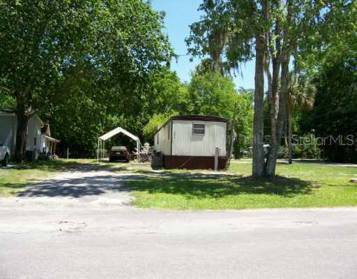 56214 Tree Rd., Astor, FL 32102