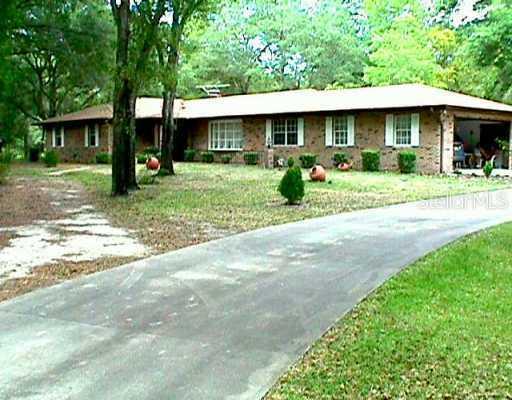 2225 W Dale Cir., DeLand, FL 32720