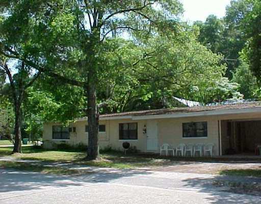 139 N Kentucky Ave., Deland, FL 32724