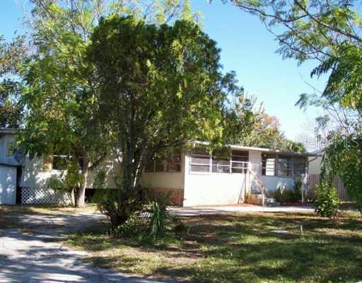 156 South St., Oak Hill, FL 32759