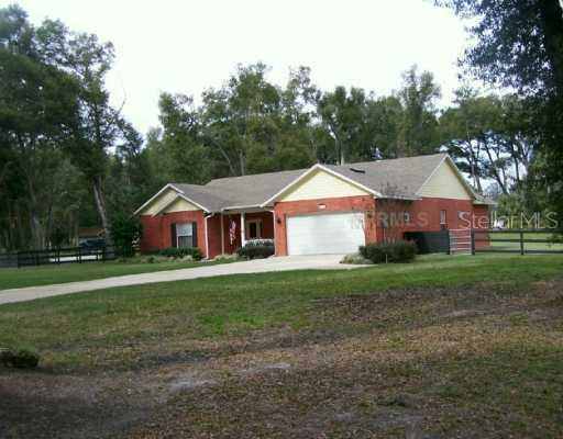 205 Wheeler St., De Leon Springs, FL 32130