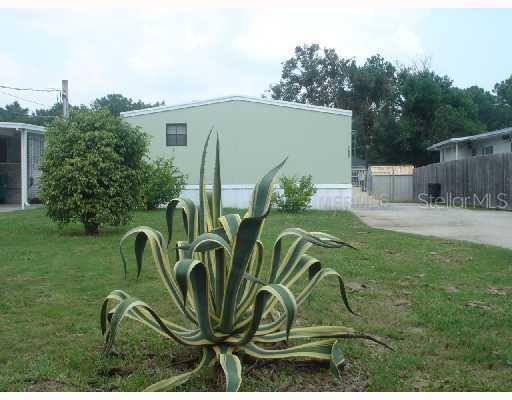 182 Randle Ave., Oak Hill, FL 32759